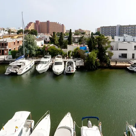 Διαμέρισμα In Roses Near Santa Margarita Montjoi